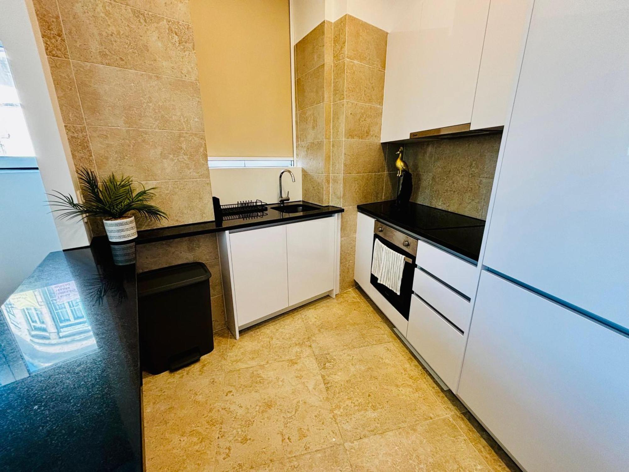 Mary Pink - No Rc B - Magnificient One-bedroom Lissabon