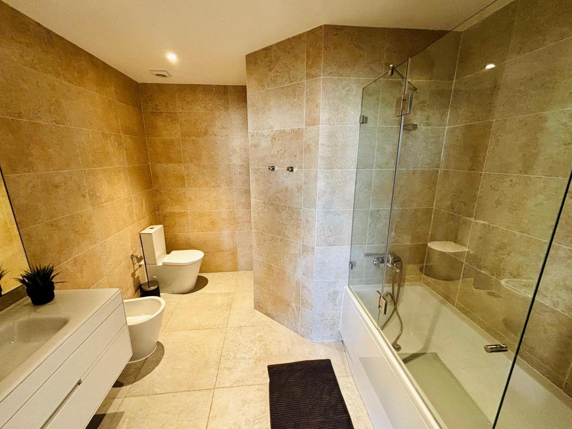Apartment Mary Pink - No Rc B - Magnificient One-bedroom Lissabon
